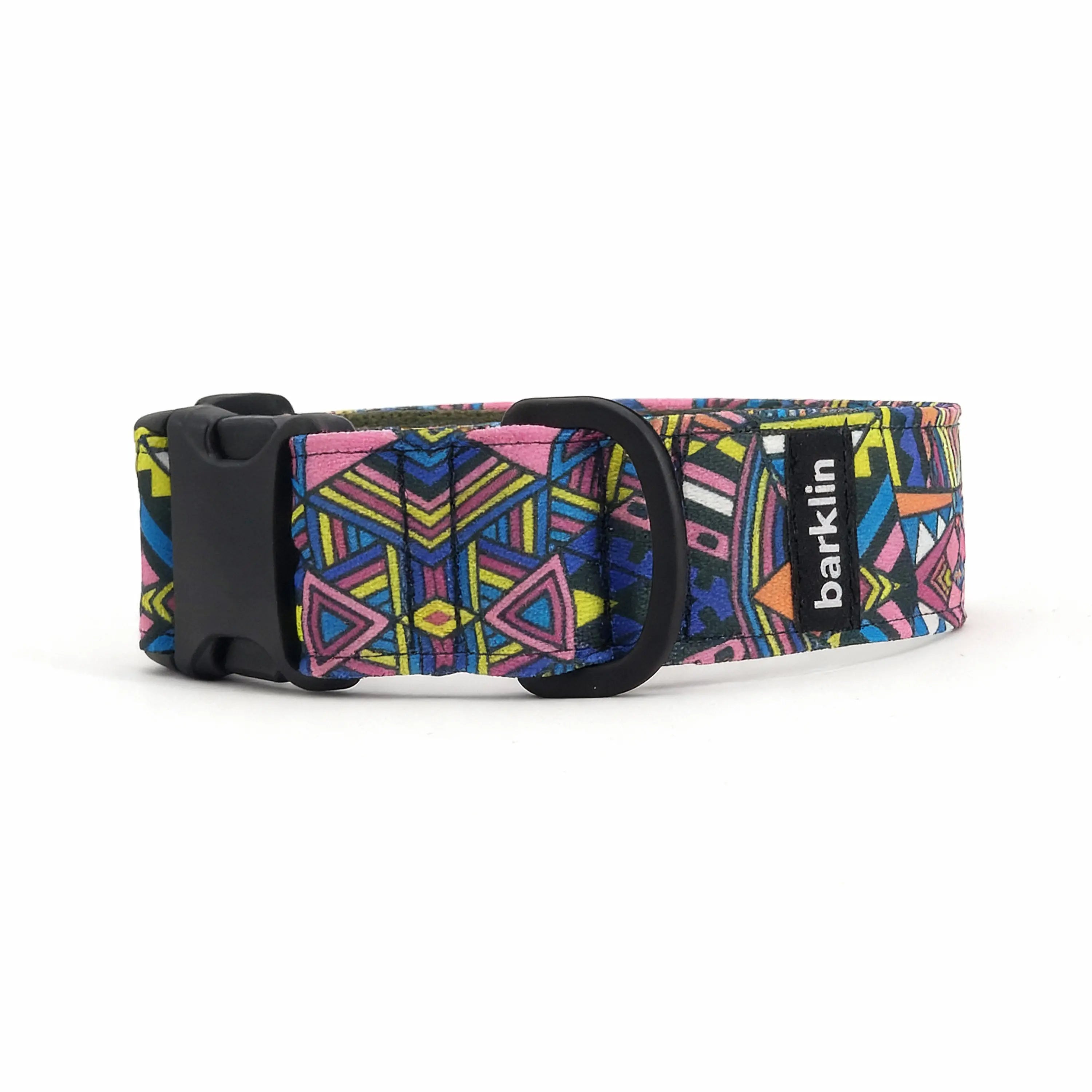Electric Tribe dog collar, 4 cm width, ECONABLE recycled buckle, front-arc angle, REPREVE canvas, handmade in EU.