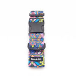 Breites Hundehalsband 4 cm Electric Tribe Muster mit ECONABLE recycelter Nylon Schnalle zeigt Side Release Struktur